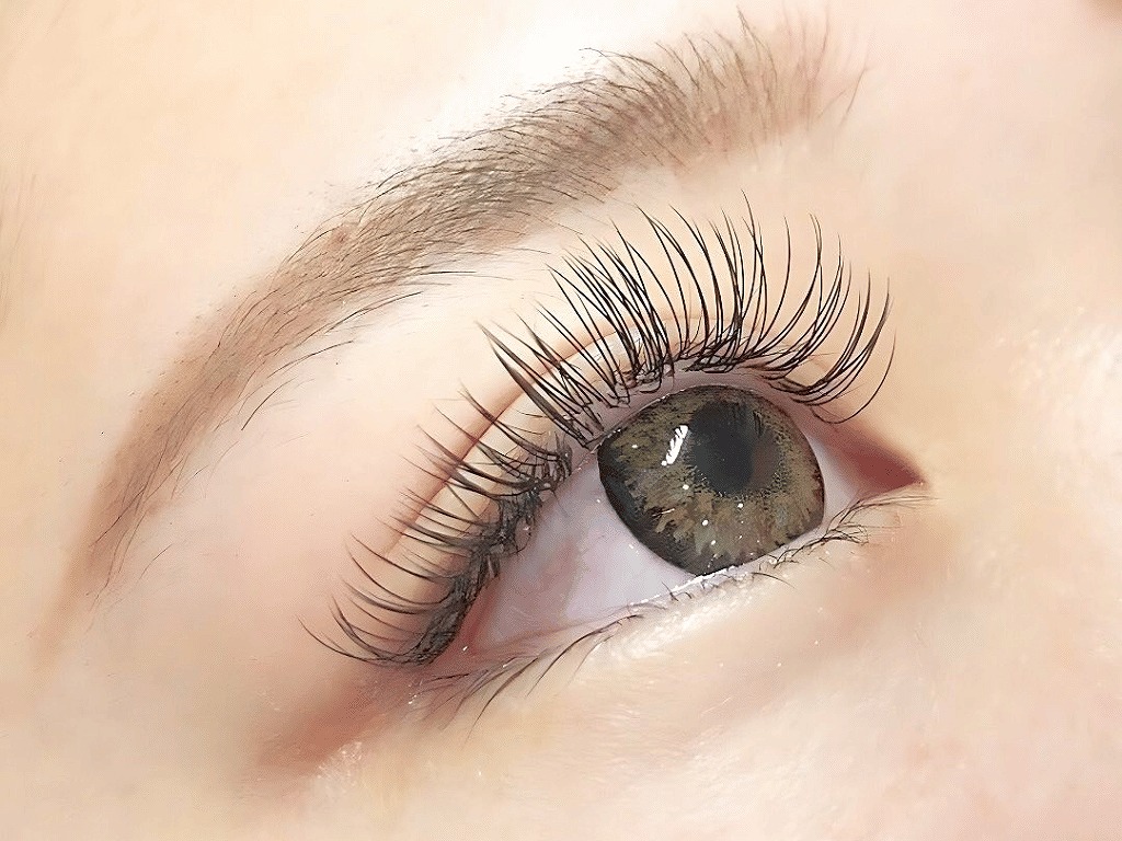 ボリュームラッシュのマツエクイメージ