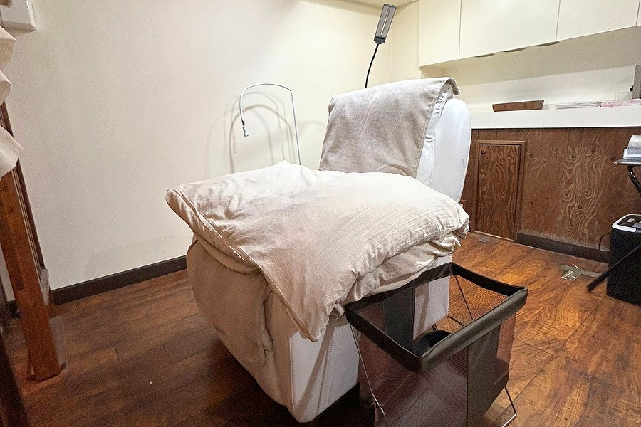 アイリスト 施術ベット