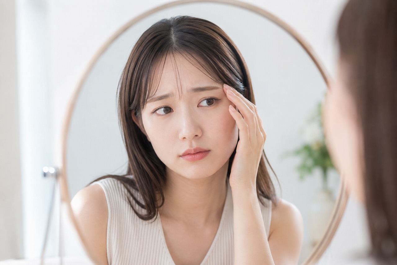 眉の左右差が気になる方のイメージ