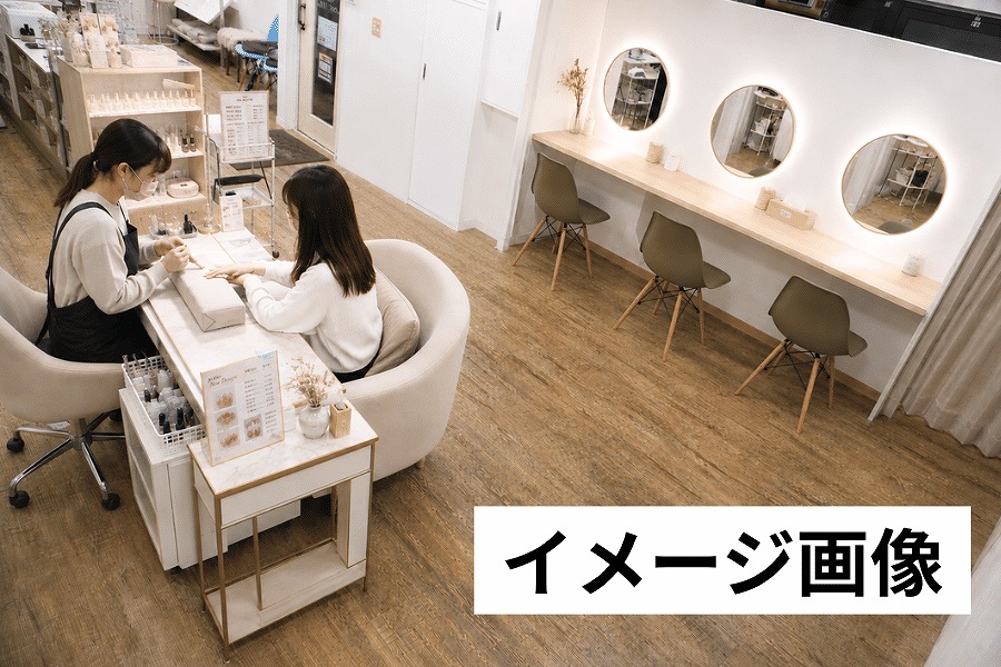 池袋のネイル面貸しや月額スペース貸しで確認したいネイルテーブルと施術機材の配置イメージ